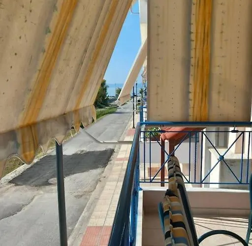 Nostos House Néa Ankhíalos